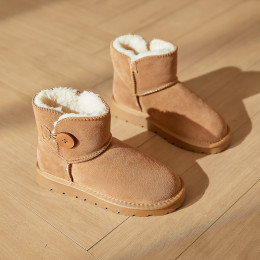 Button flat velvet snow boots