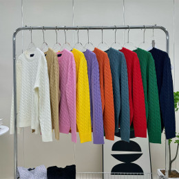 Round neck cable knitted long sleeve sweater