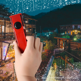 Double-sided magnetic glass wiper