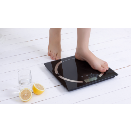 Intelligent scale which measures Weight, Fat, Water, Muscle, Bone