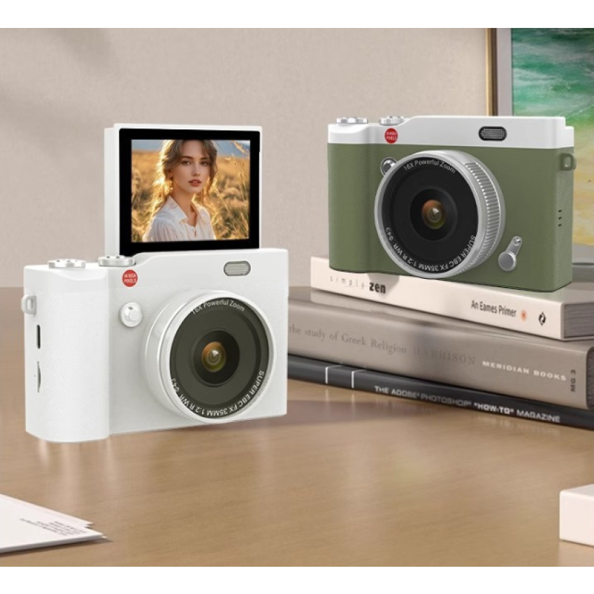 High-definition flip screen digital camera
